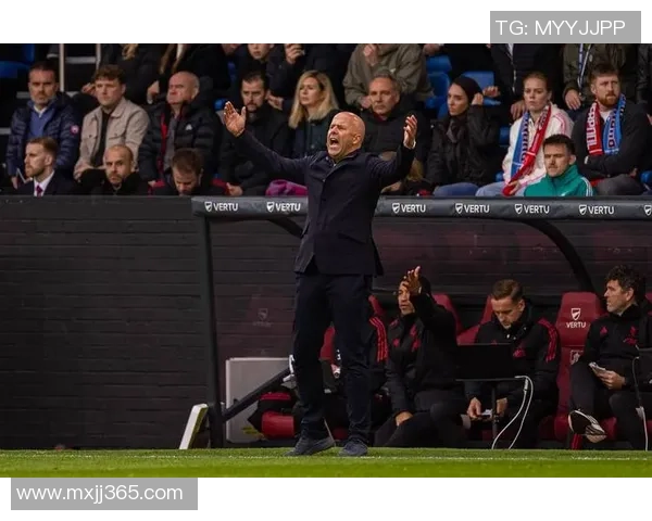 足球球星不听教练指挥背后的原因与影响分析 足球球星不听教练指挥背后的原因与影响分析