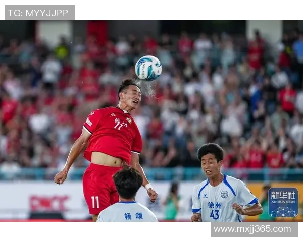 足球场上十大最具争议的球星及其引发的激烈争执事件解析 足球场上十大最具争议的球星及其引发的激烈争执事件解析